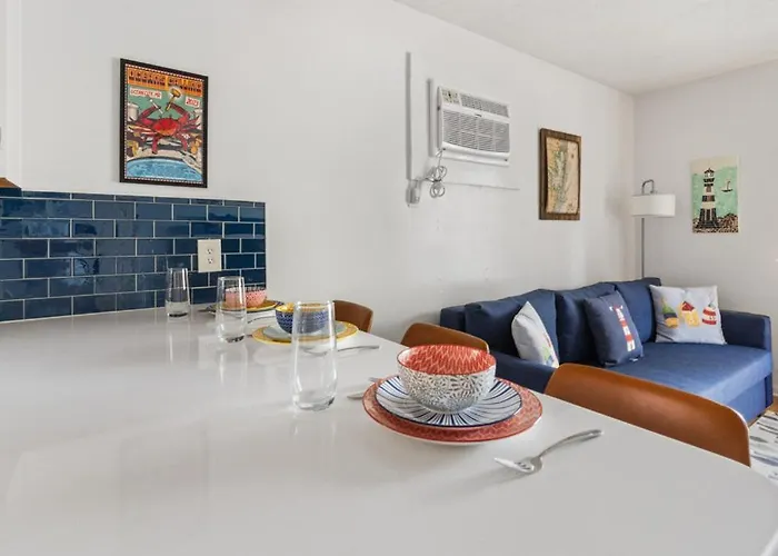 Apartment Renovated 1-bedroom With Pool, Bikes, & Access In North Ocean City, Md Ocean City