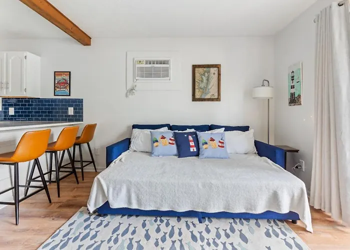 Apartment Renovated 1-bedroom With Pool, Bikes, & Access In North Ocean City, Md Ocean City