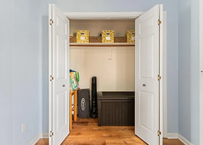 Renovated 1-bedroom With Pool, Bikes, & Access In North Ocean City, Md *
